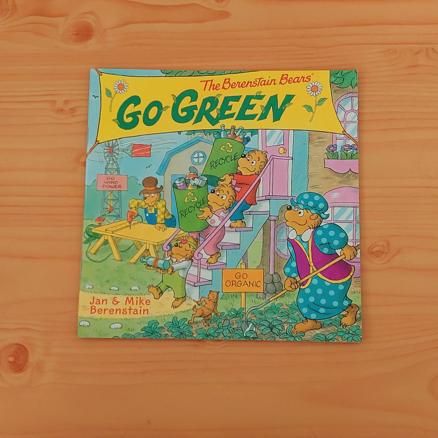 The Berenstain Bears' Go Green