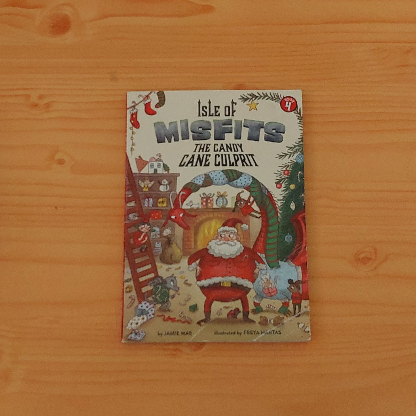 Isle of Misfits #4 The Candy Cane Culprit