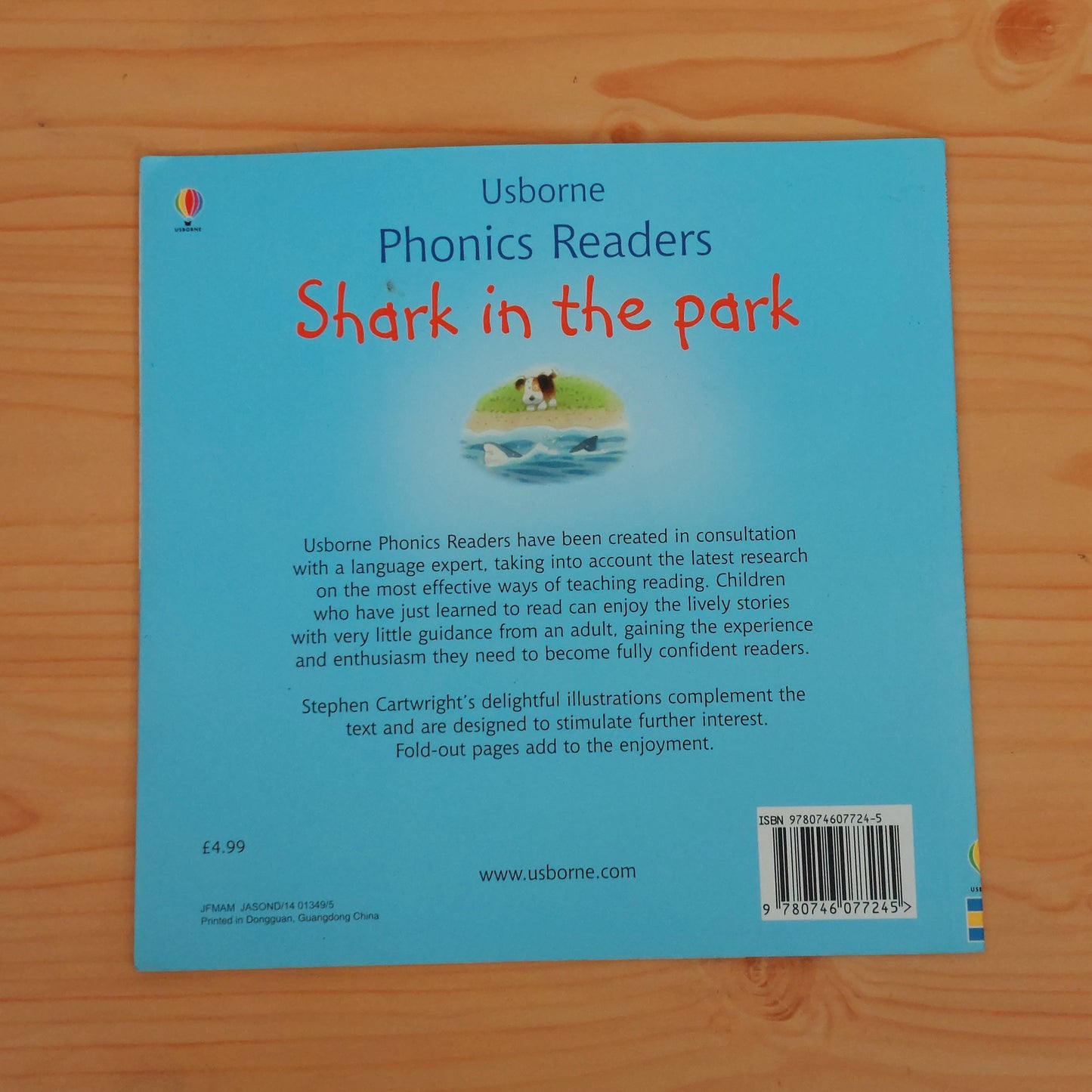 Usborne Phonics Readers - Shark in the Park
