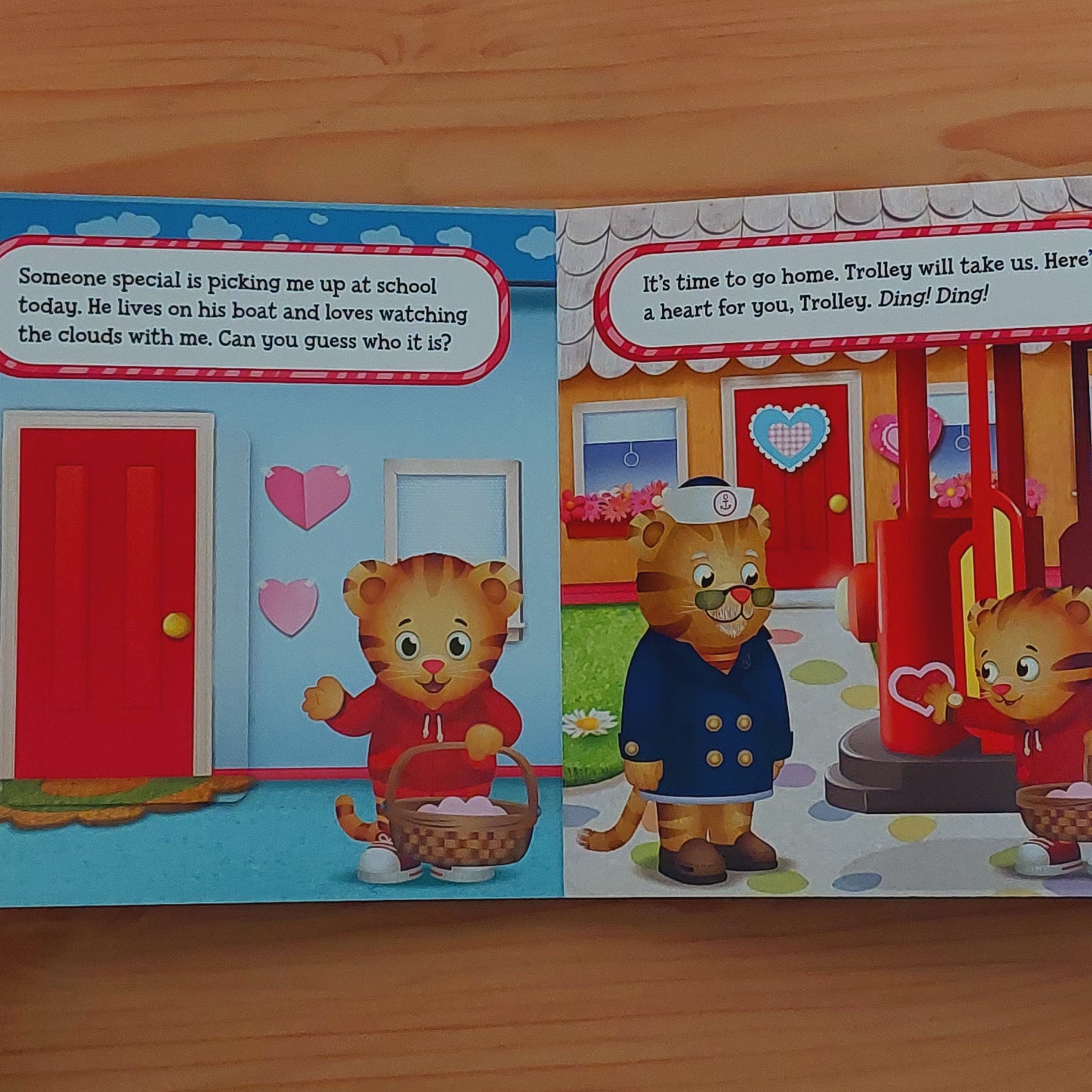 Daniel Tiger's Neighbourhood - Happy Love Day, Daniel Tiger! (Lift the Flaps)