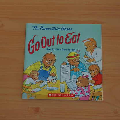 The Berenstain Bears Go Out to Eat