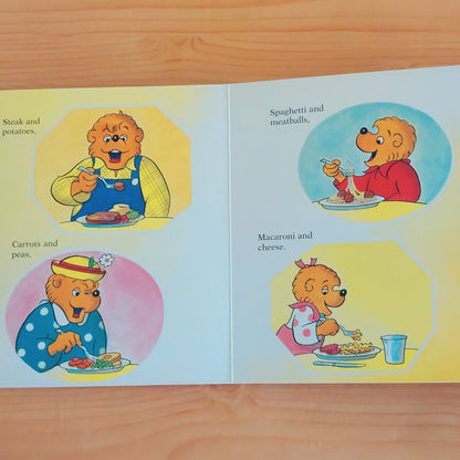 The Berenstain Bears Go Out to Eat