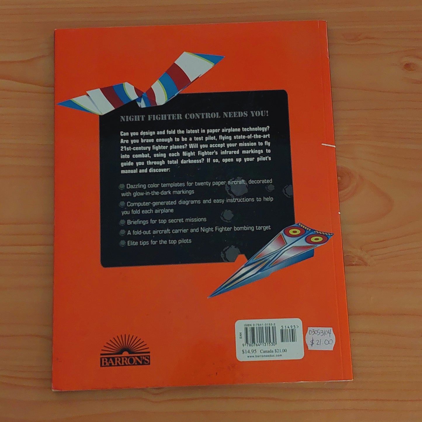 Night Fighter - The Ultimate Book of Paper Airplanes