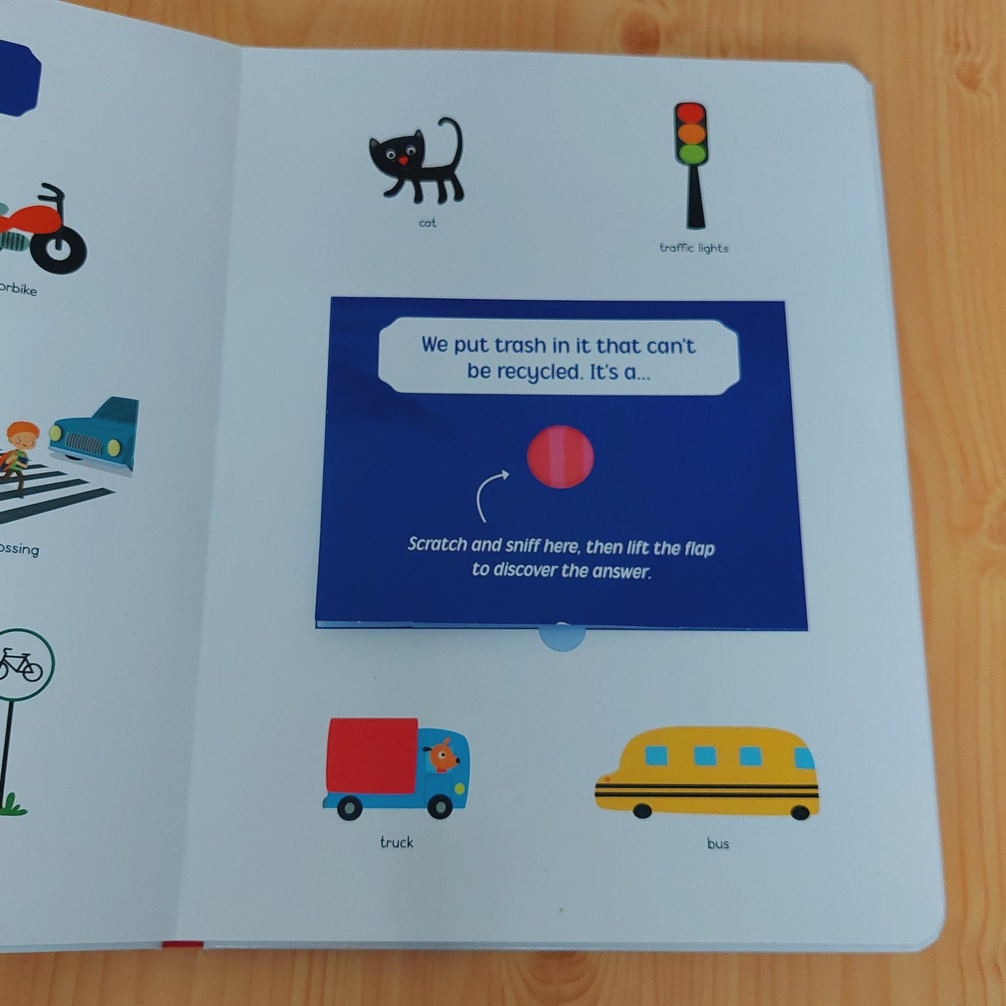 My First Scratch and Sniff Picture Book - Daily Life