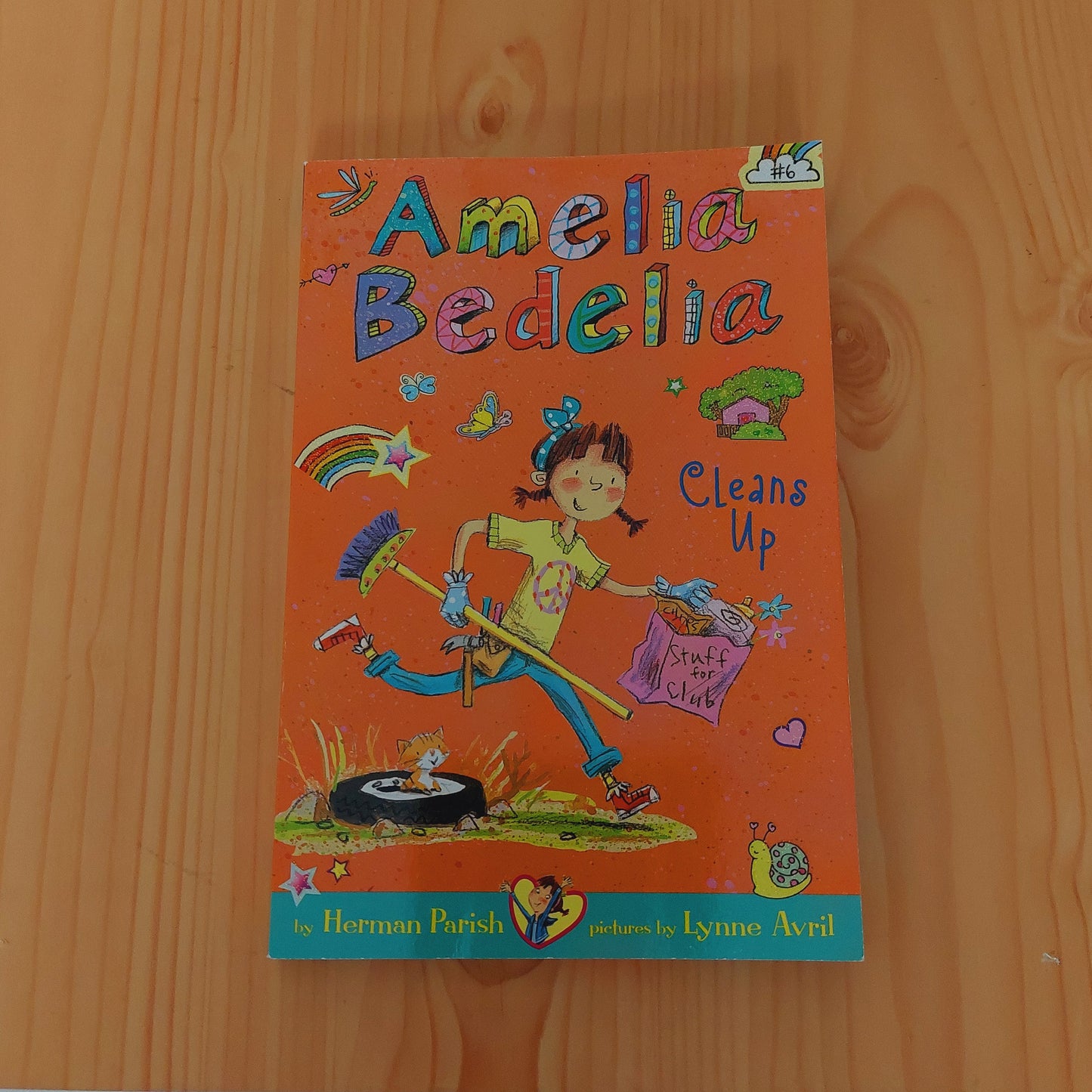 Amelia Bedelia #6 Cleans Up