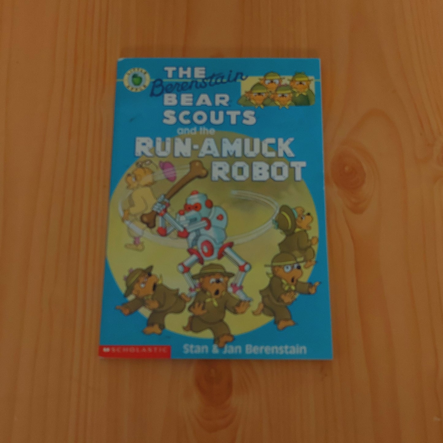 The Berenstain Bears Scouts and the Run-Amuck Robot