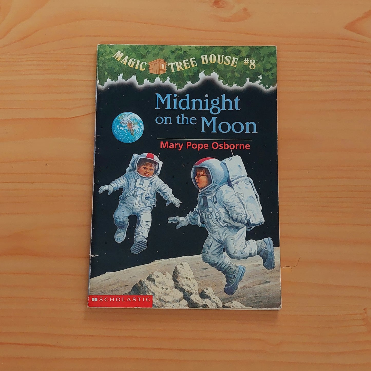 Magic Tree House #8 Midnight on the Moon