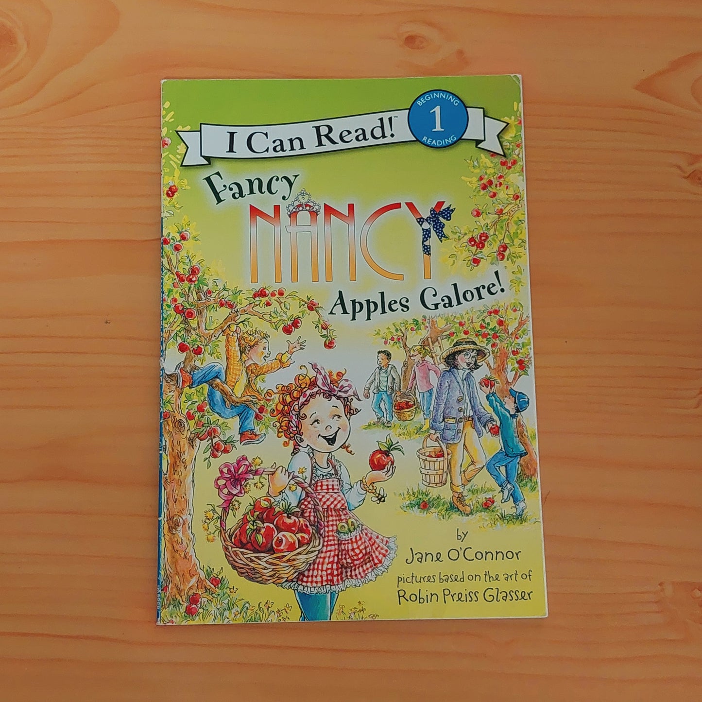 Fancy Nancy: Apples Galore! (Level 1)