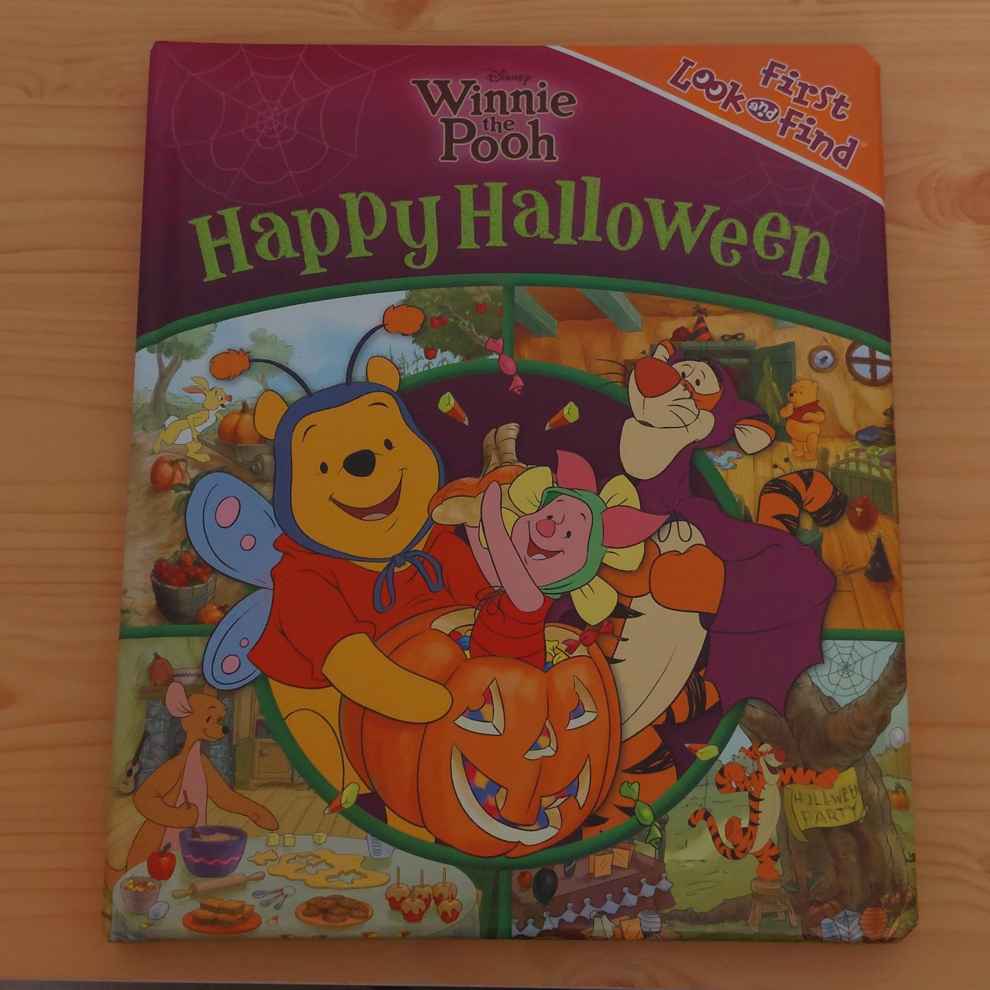 Winnie the Pooh My First Look and Find: Happy Holloween