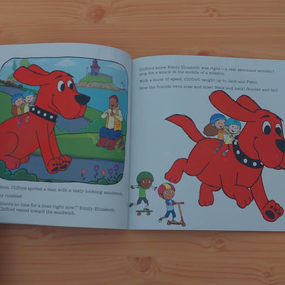 Clifford the Big Red Dog - The Big Island Race