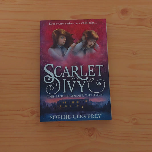 Scarlett Ivy - The Lights Under the Lake (Scarlet and Ivy, Book 4)