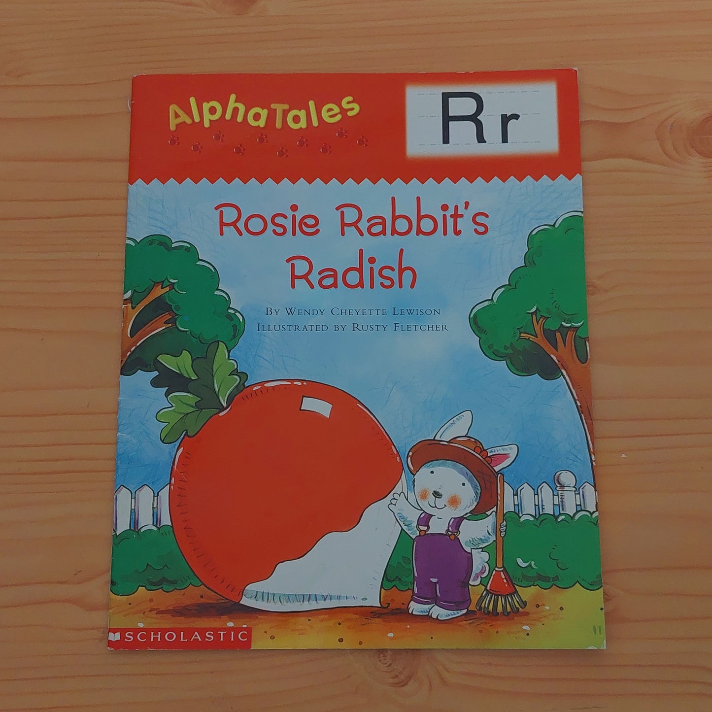 Rose Rabbit's Radish: AlphaTales - Rr