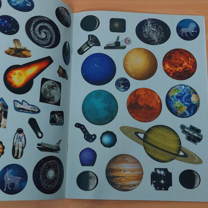 Discover Space - Wonders of Discovery: Sticker Book