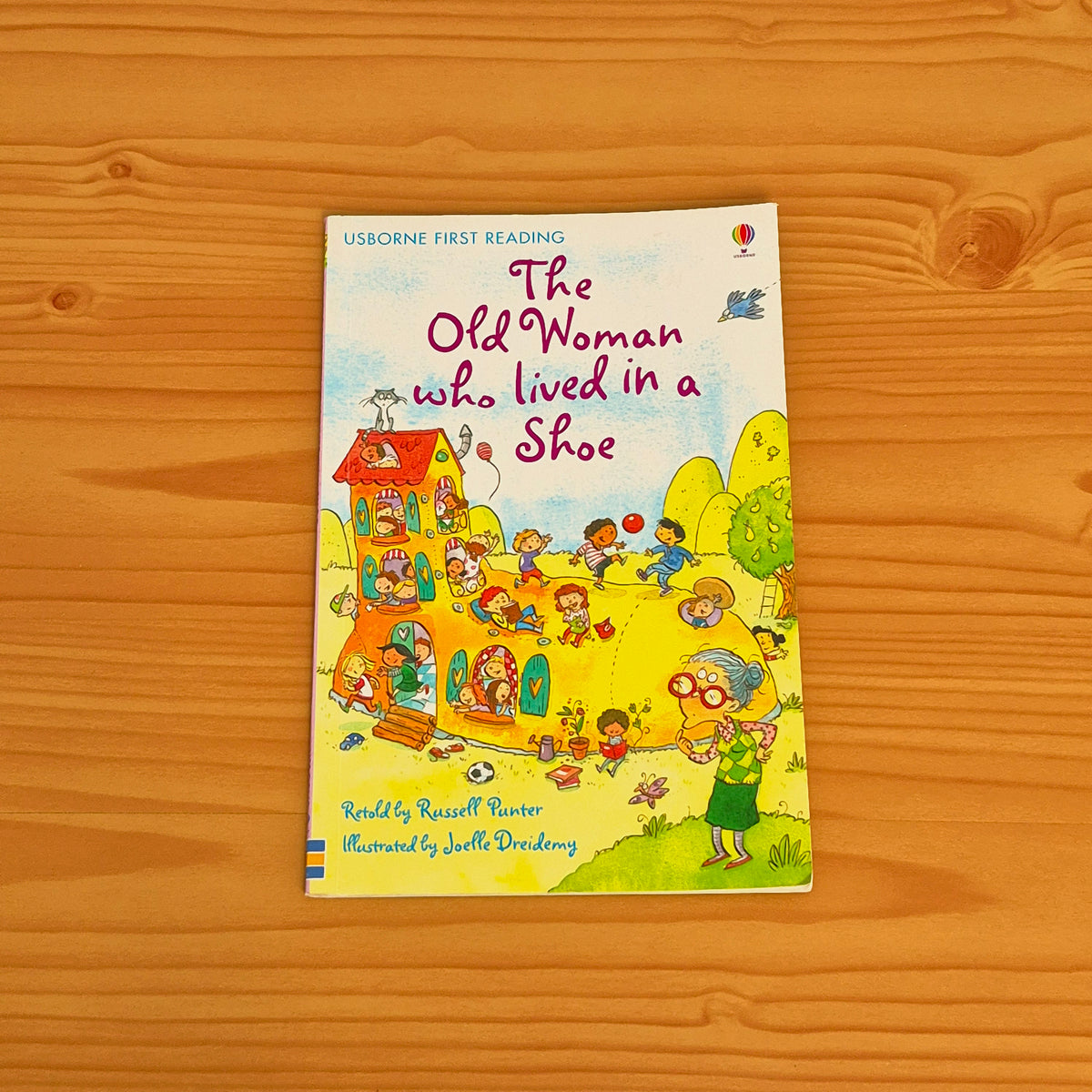 The Old Woman Who Lived in a Show (Usborne First Reading)