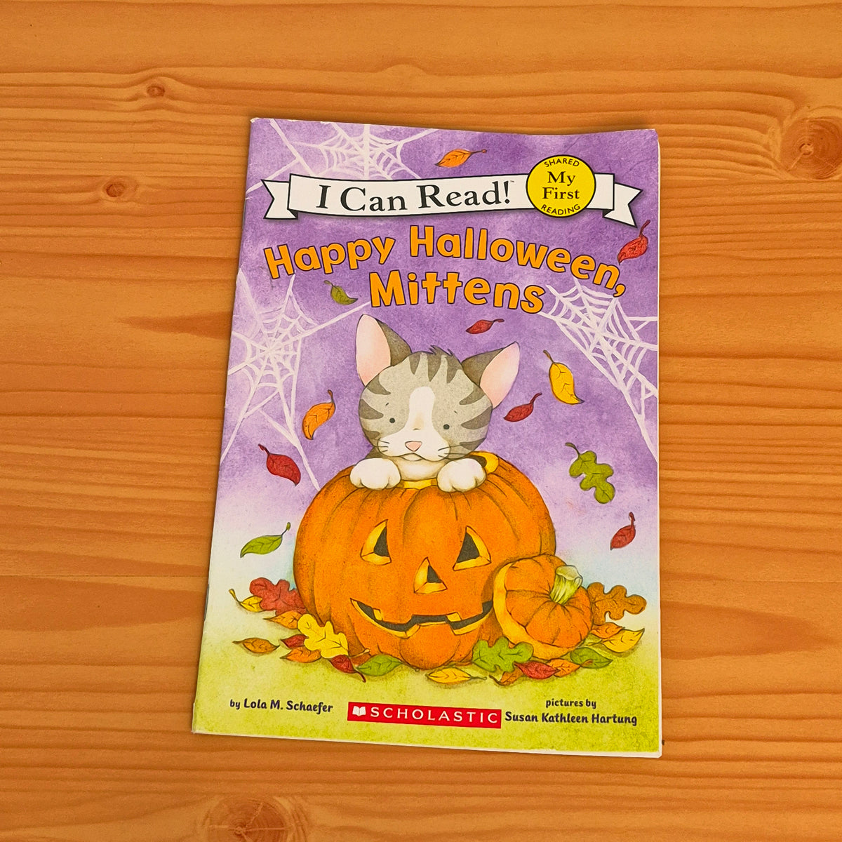 Happy Halloween Mittens (Pre-reader)