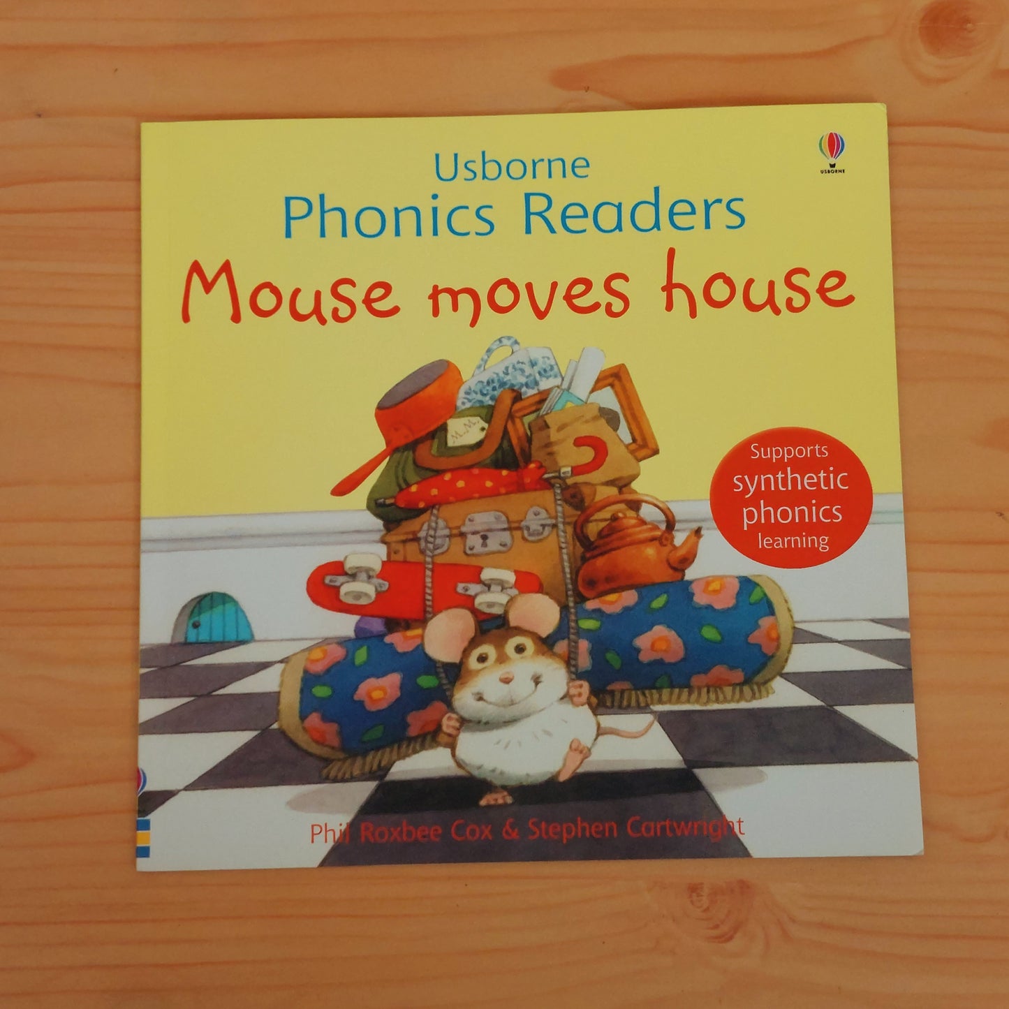 Usborne Phonics Readers - Mouse Moves House