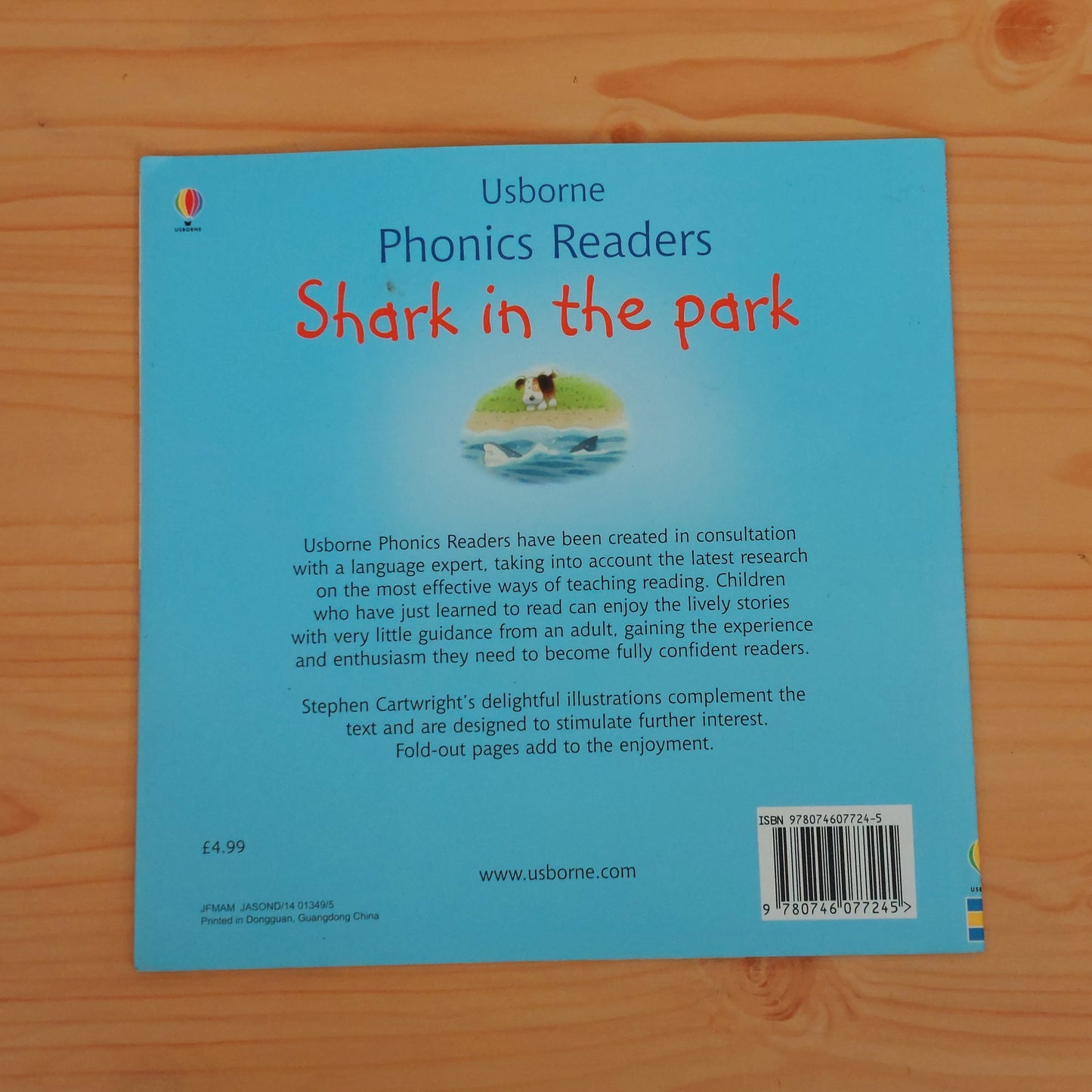 Usborne Phonics Readers - Shark in the Park