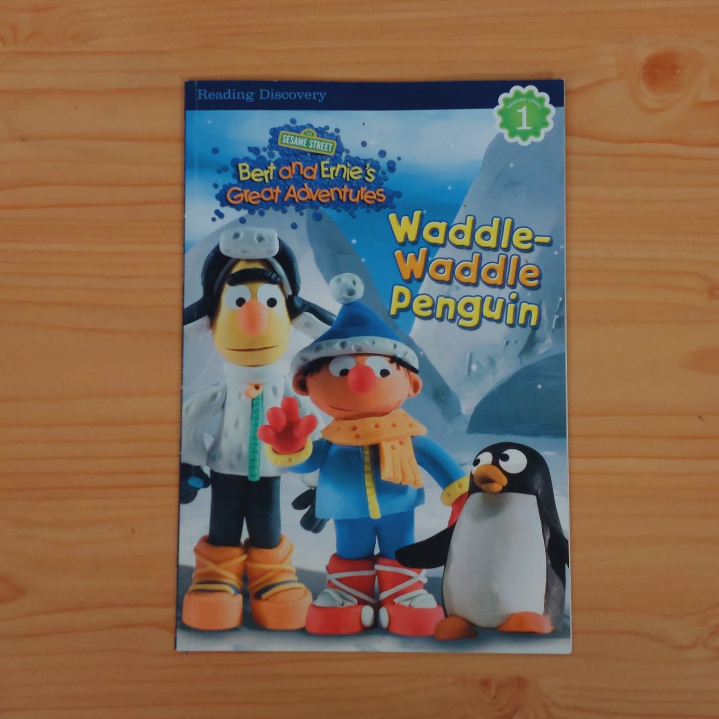 Reading Discovery: Level 1 - Sesame Street: Bert and Ernie's Great Adventures: Waddle-Waddle Penguin